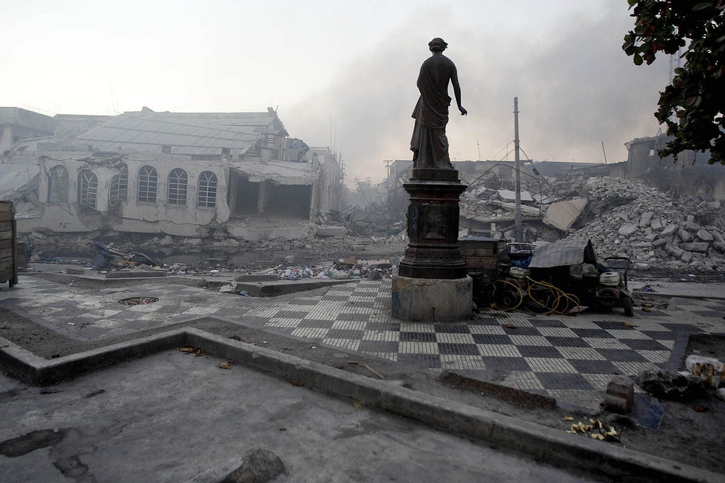 Haiti Capital Devastated by Quake | Only a statue remains ...