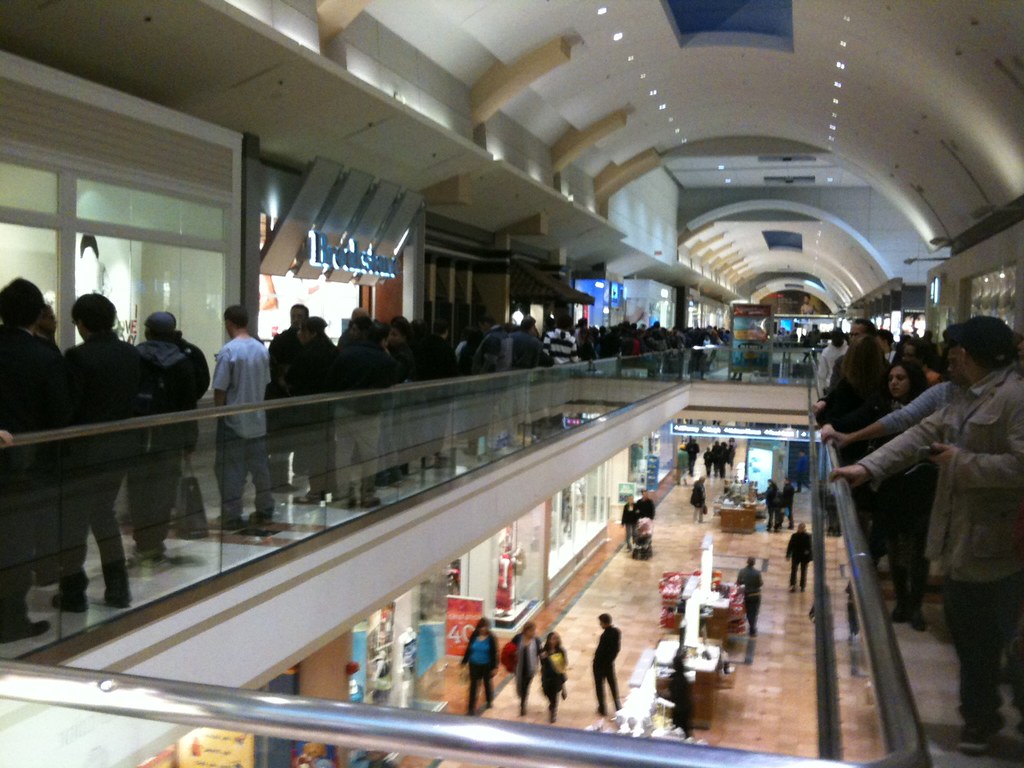 Garden State Mall Ipad2 Line Green Is Apple Store I M At Flickr