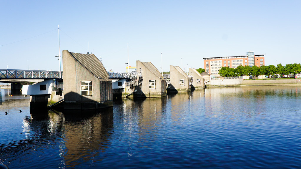  2011 PHOTOGRAPH OF THE EARLIER VERSION OF THE LAGAN WEIR 005
