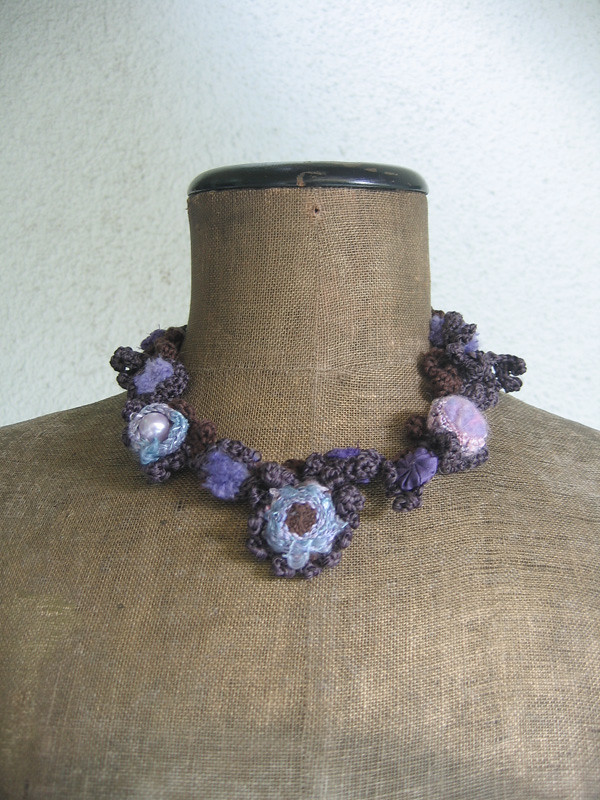Čokoladna Ljubica ogrlica | Handmade crochet necklace | Flickr
