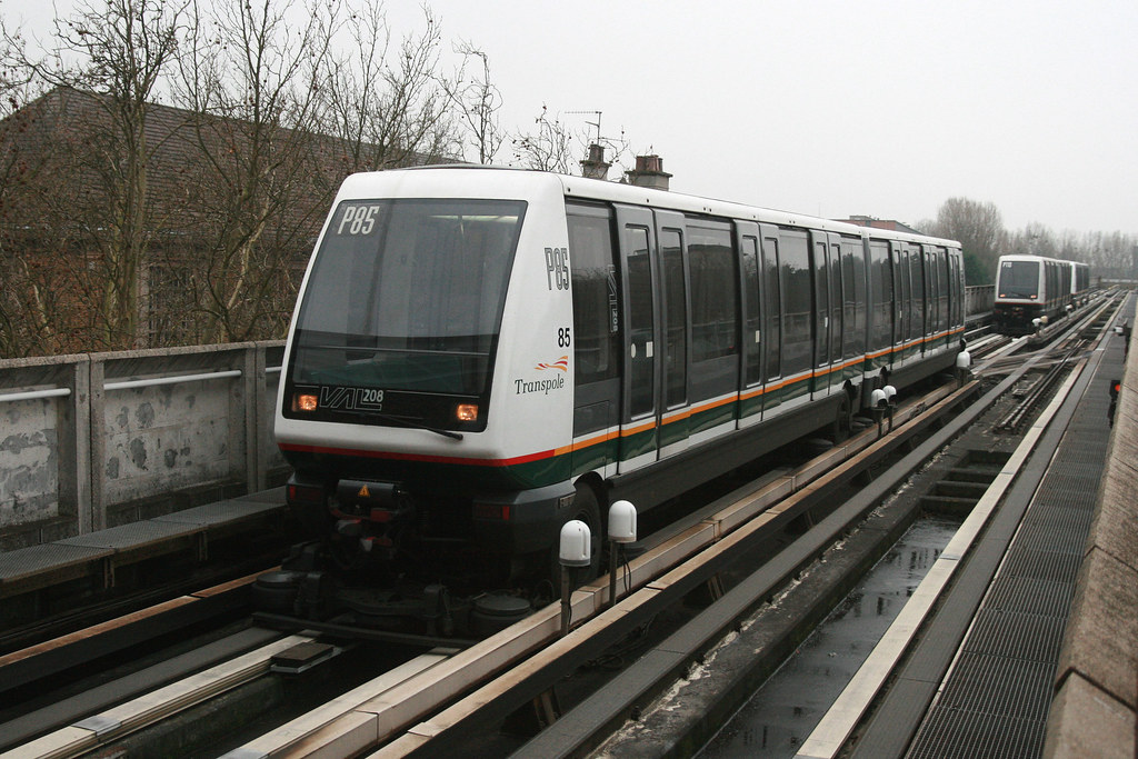 Transpole 85 [Lille VAL] | 21/02/11. Lille. A Siemens VAL 20… | Flickr
