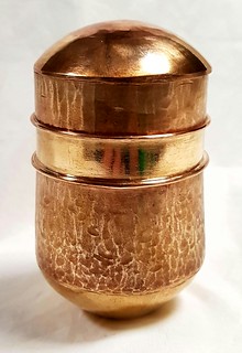 Bronze goblet with wire decoration