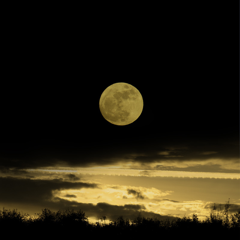 The Moon Tonight | Sunday, 17th April, 2011 | Karen Atkinson | Flickr