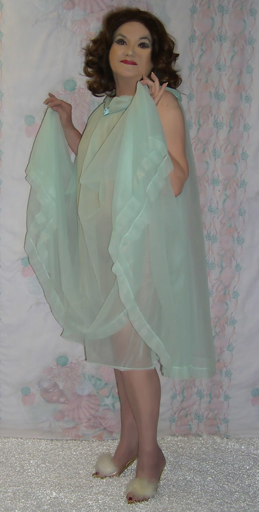 Me, sea blue green nylon nightgown. | This is old set never … | Flickr