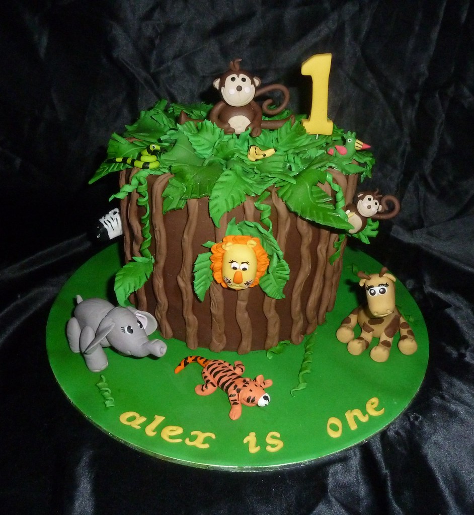 Jungle Tree Cake. | Debbi-lee Russell | Flickr