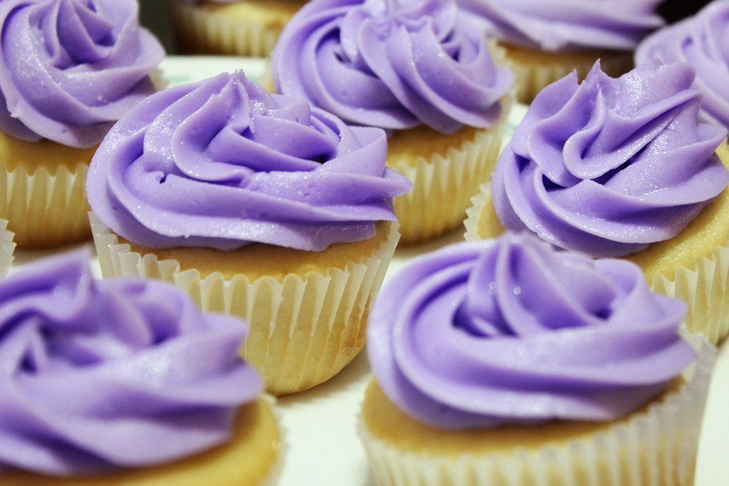 Purple Cupcakes | I thought these cupcakes my sister made we… | Flickr