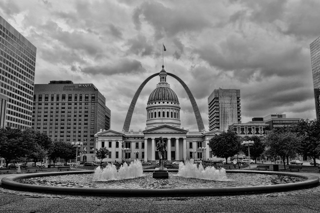 Old Courthouse and the Gateway Arch | St Louis, Missouri, US… | Flickr