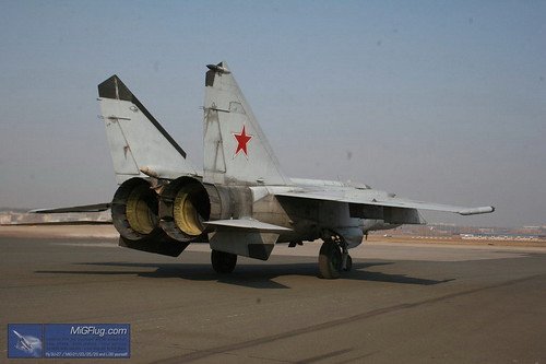 Pas-à-pas : MiG 25 Foxbat [Condor 1/72] 5501790591_fa481d7e7a