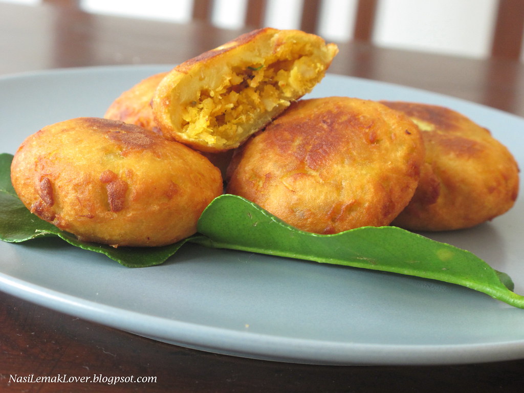 Cucur Badak ( Fried sweet potato cake with savory filling 