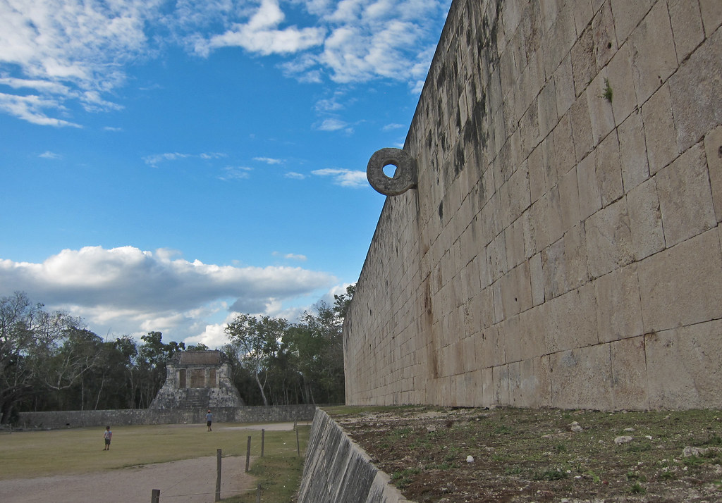 The Great Ball Court - Chichen Itza | Apparently this was ...