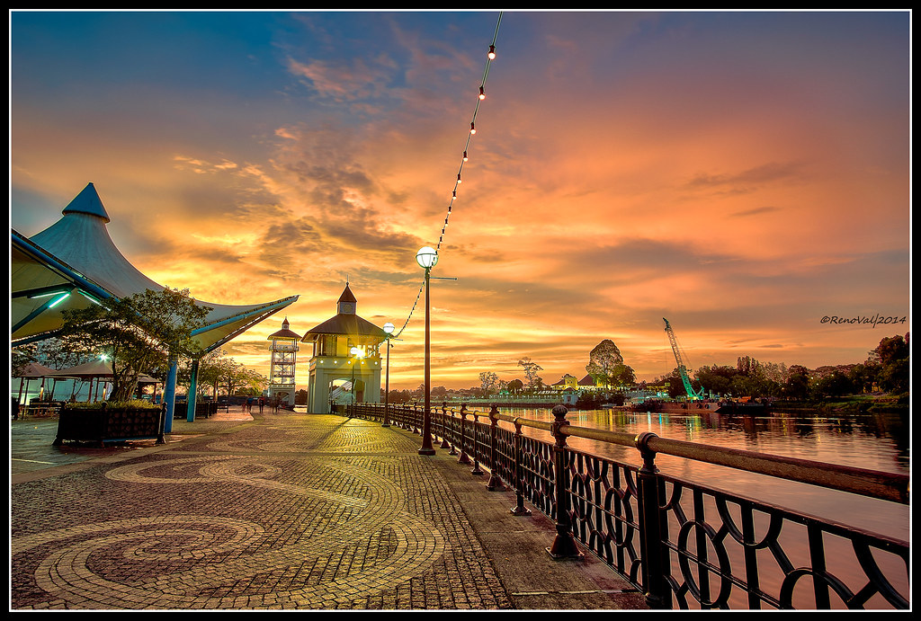 Kuching Waterfront | Oloneo PhotoEngine | Dustin Iskandar | Flickr