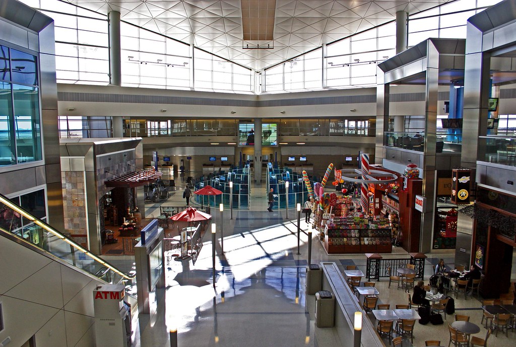 dfw-airport-0017-terminal-d-concourse-david-flickr