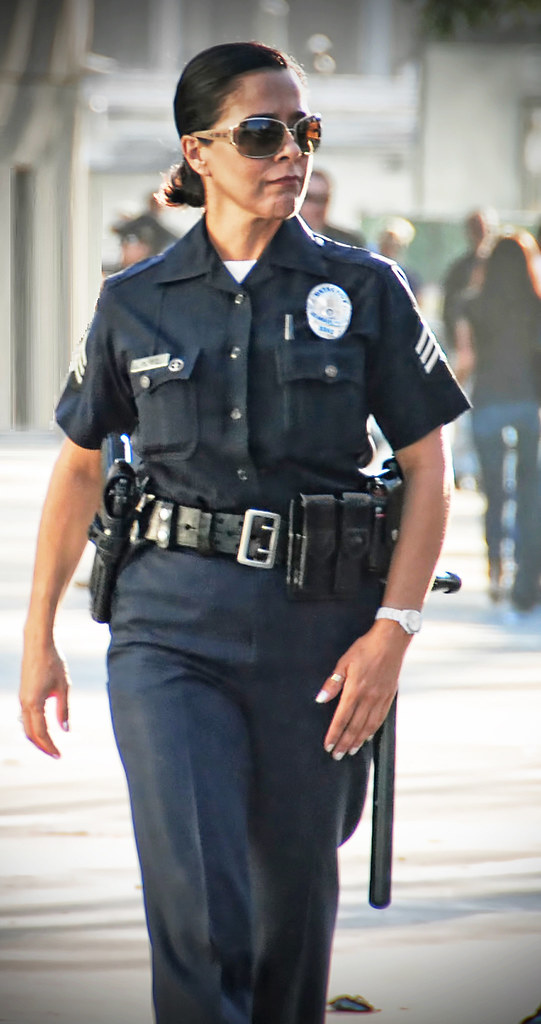 LAPD Officer walking the beat | www.vestforlife.com Thousand… | Flickr