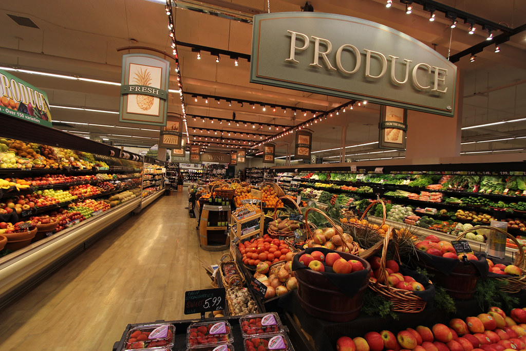 Interior Grocery Store Decor | Produce Area Decor | Market ...