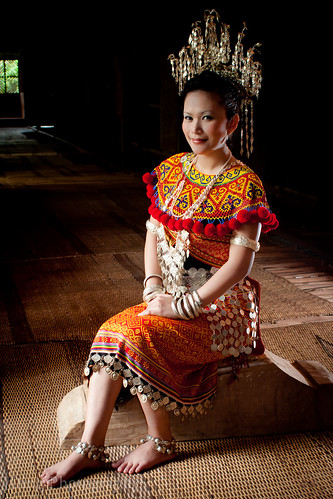 Pakaian Tradisional Kaum Iban : Pakaian Tradisional Etnik Iban - Baju
