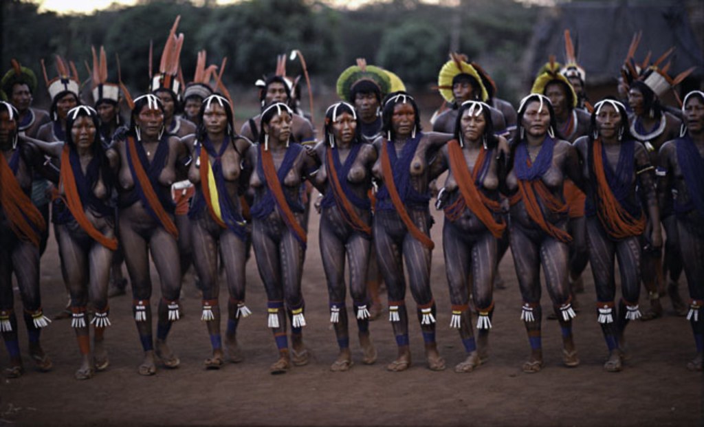Kayapo Sorcerers Of Sex Kayapo Women Ritual Dancing To Be Flickr 