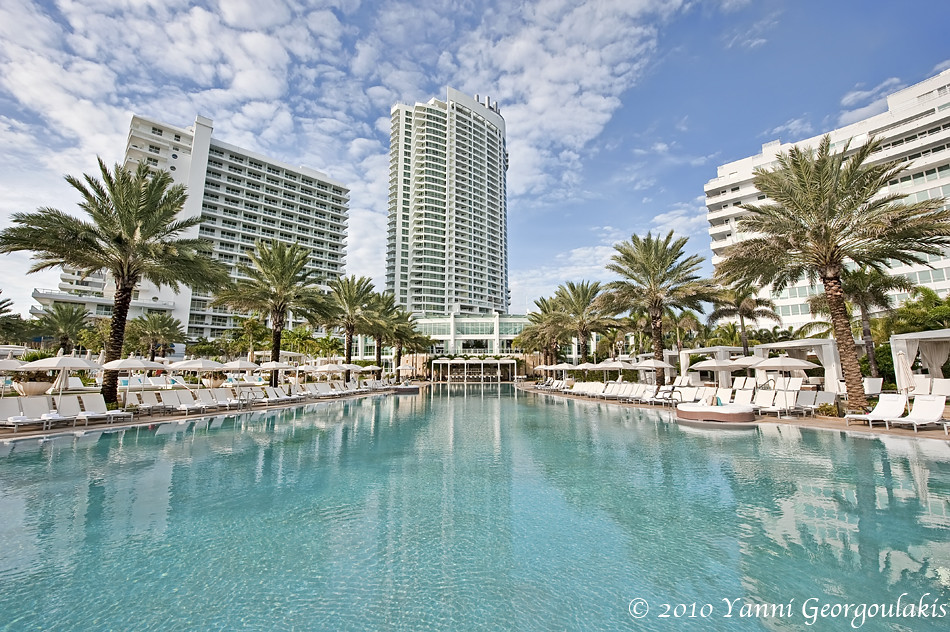 fontainebleau miami beach pool | hey everyone! here is a
