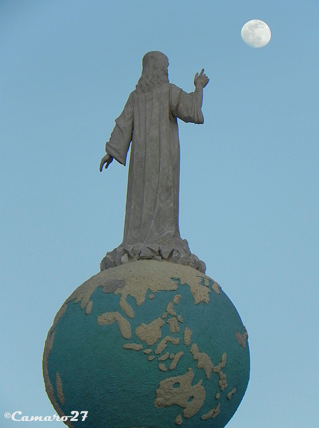 monumento al divino salvador del mundo