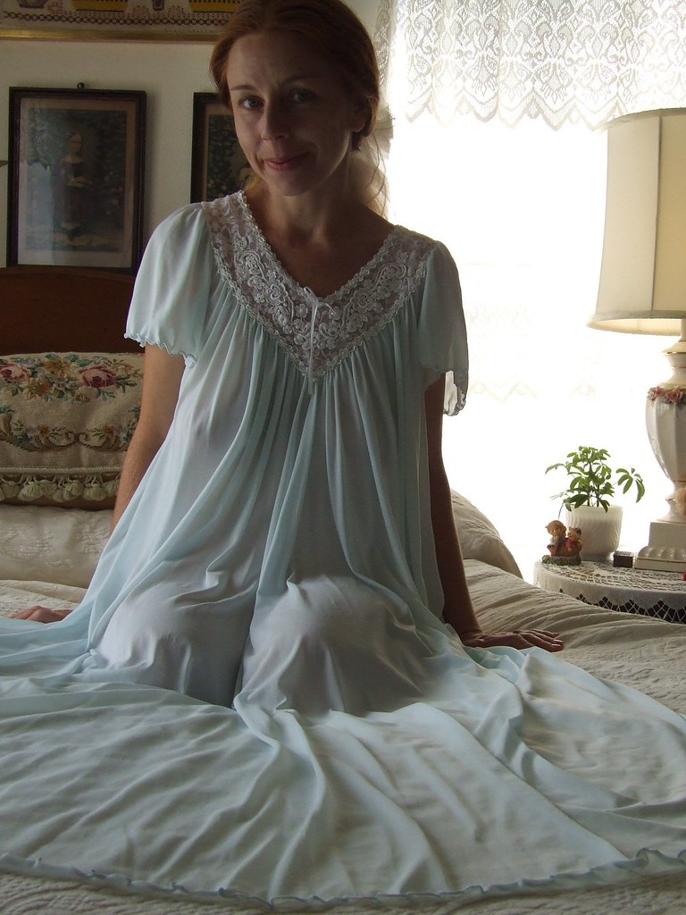 Mature Boobs In Nightgowns 103