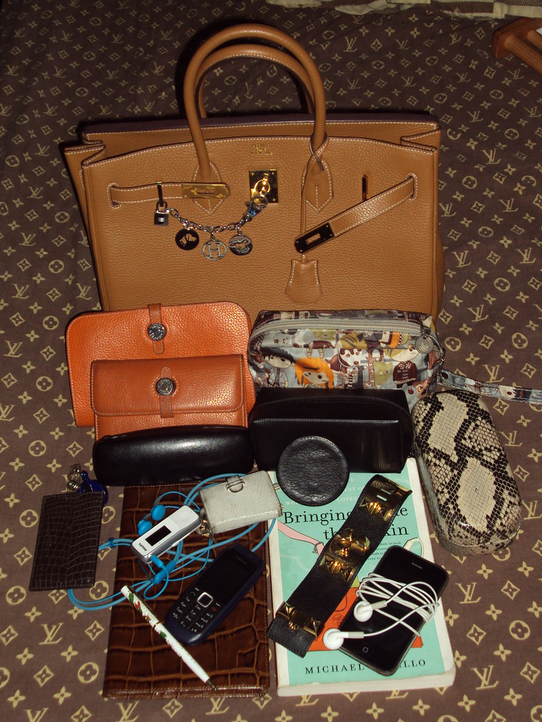 Whats inside my Work Bag | Usual stuffs inside my Hermes Bir… | Flickr