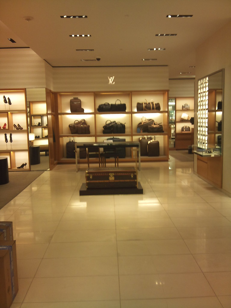 LOUIS VUITTON NEW ORLEANS SAKS - CLOSED - 301 Canal St, New