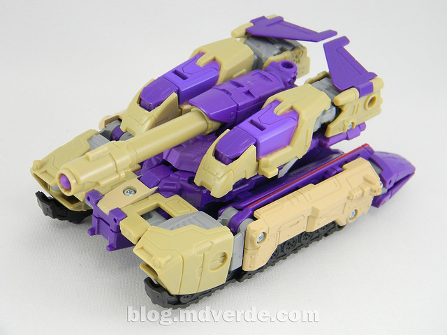 Transformers Blitzwing Voyager - Generations - modo tanque