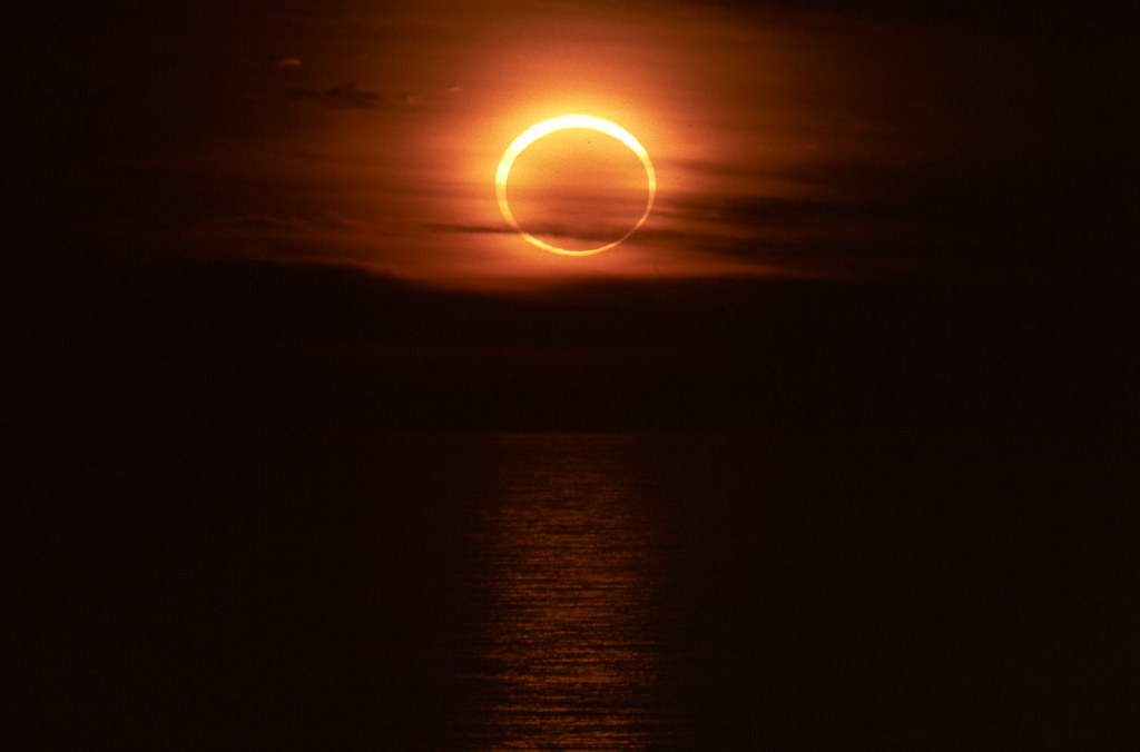 Annular Eclipse Sunset | Mid-eclipse occurred just at sunset… | Flickr