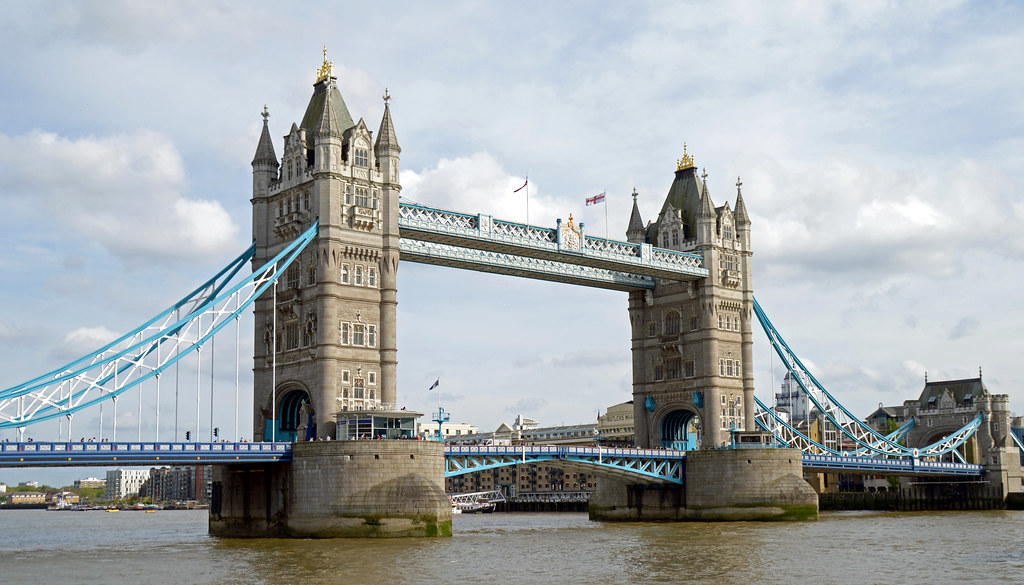 Tower Bridge -How to move to London with no Job 