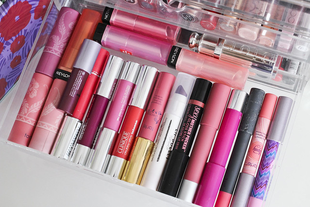 lipstick storage