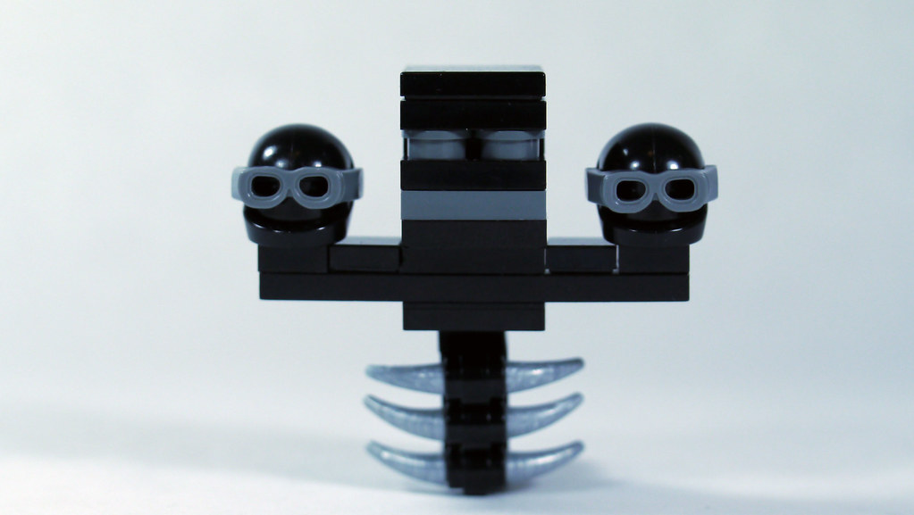 LEGO Minecraft Wither (Minifig Scale)  See how to build 