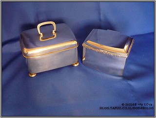 קופסאות שולחן אר דקו שהן חלק מהאוסף של קופסאות למוצרי עישון
