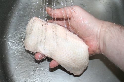 19 - Hähnchenbrust waschen / Wash duck breast