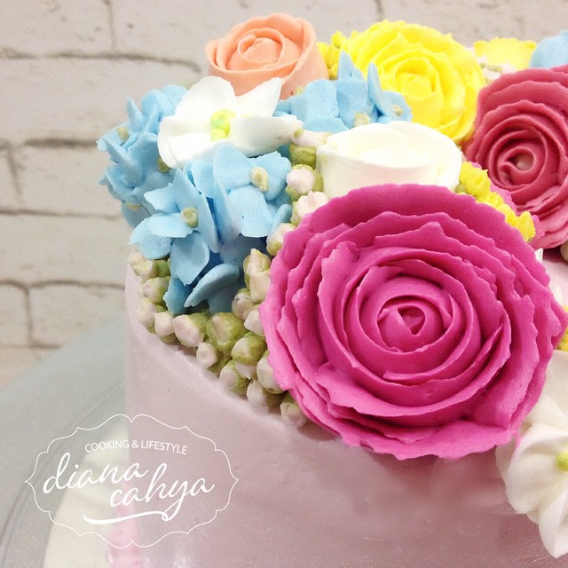 Everyday is flowering ????????????  #TheDetail #3DFlowerButtercream#FlowerButtercream #Buttercream #LagiTrend #DianaCahya