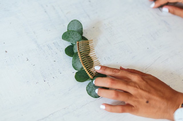 DIY Leaf Hair Comb