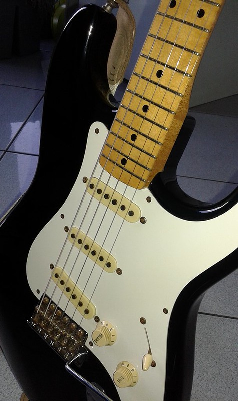 fender 54 stratocaster - crafted in japan 1998 | The Gear Page