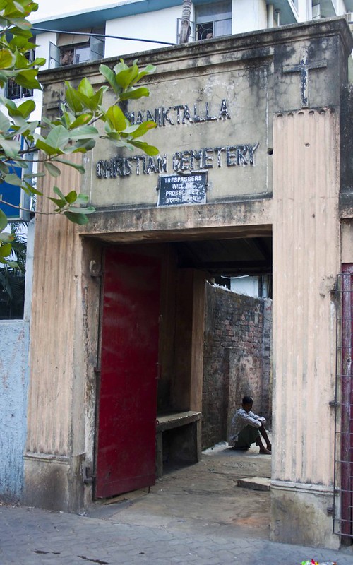 Entrance of Maniktalla Christian Cemetery, Kolkata