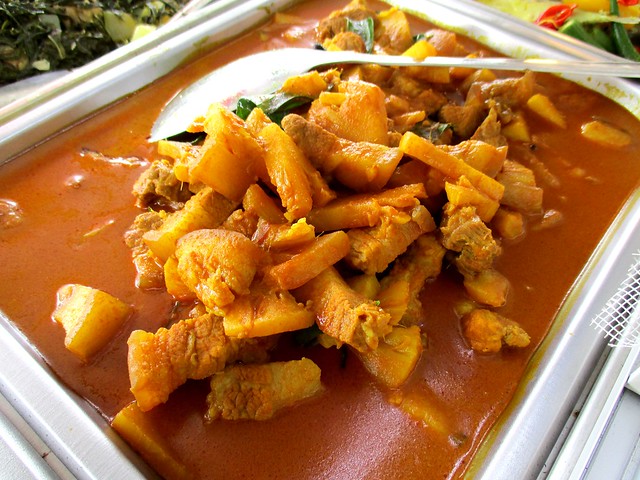 Anak Borneo pork curry with pineapples