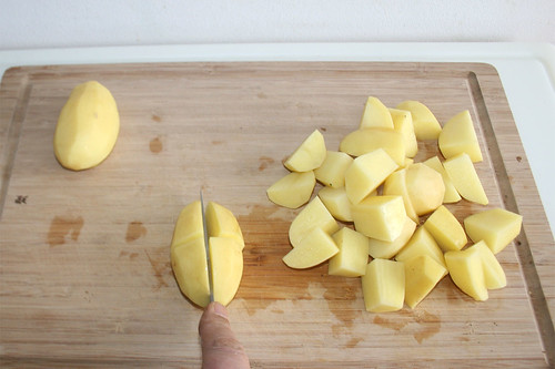 18 - Kartoffeln grob würfeln / Dice potatoes