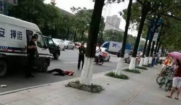 Man hit the armored car was killed in Dongguan, the town government: escort personnel involved have been filed