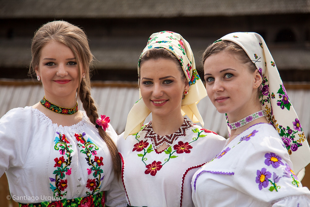Romanian beauties in traditional costumes | Santiago | Flickr