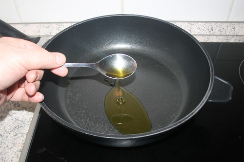 17 - Olivenöl erhitzen / Heat up olive oil