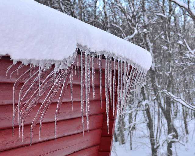 Carambanos de hielo en nuestra cabaña de Tromso