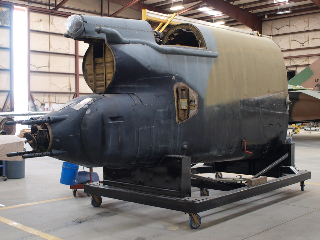 B-52 Tail | B-52D Gunner's Compartment Under Restoration At … | Flickr