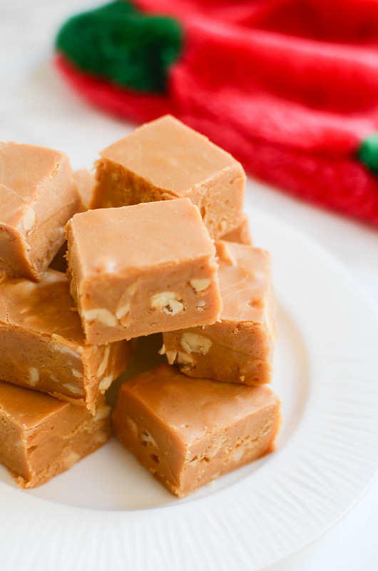 Butterscotch Peanut Fudge - butterscotch, peanut butter, and peanuts! This is going to be your new favorite fudge recipe. It's the perfect mix of sweet and salty!
