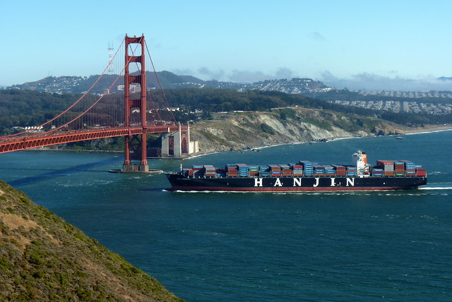 Container ship sails through the Golden Gate | Flickr ...