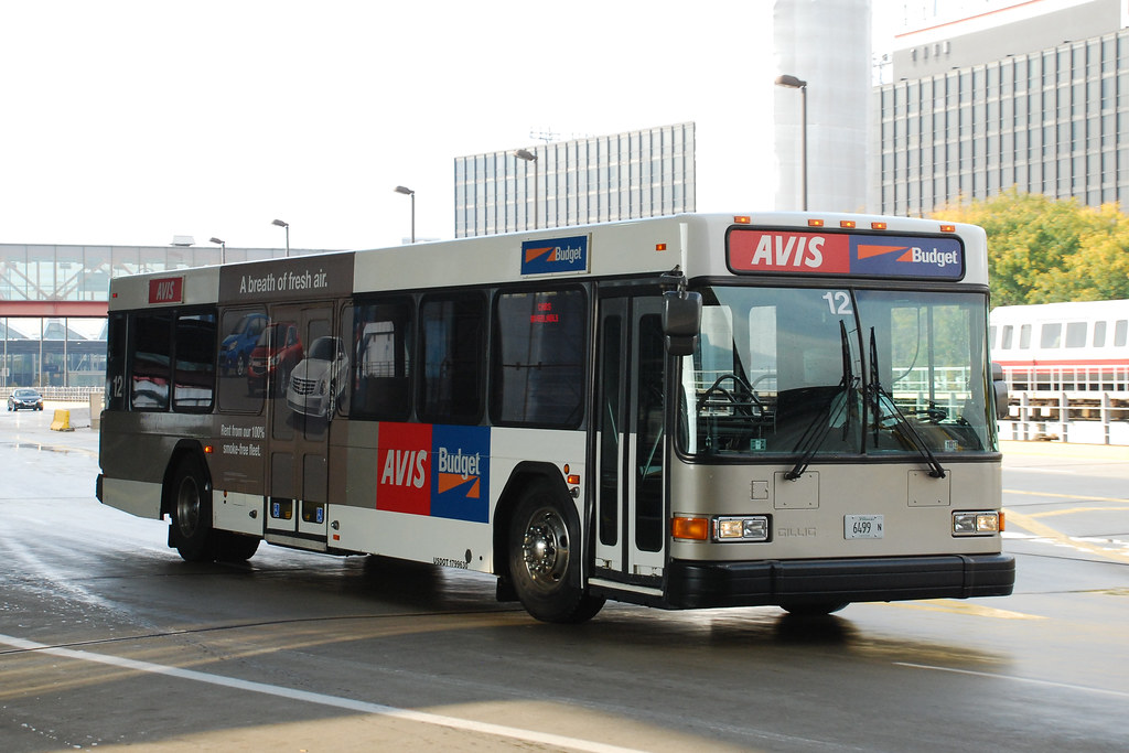 Avis/Budget | Gillig Advantage courtesy shuttle bus at ...