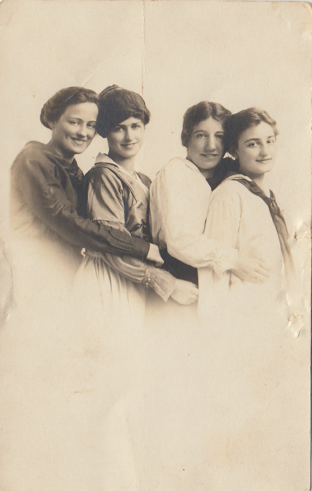 Klar Cousins: Florence and Katharine Manning; Theresa Klar;  Mathilda Klar