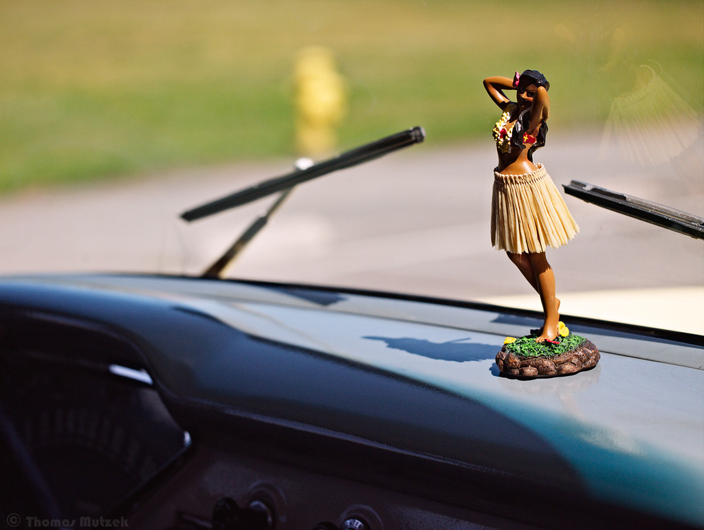 vintage dashboard hula girl