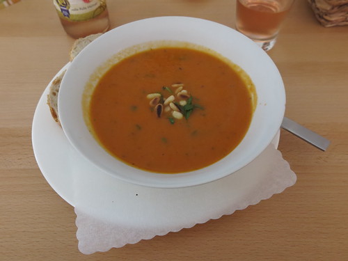 Paprika-Pfirsich-Suppe (im Bistro “unter Kollegen” in Osnabrück ...