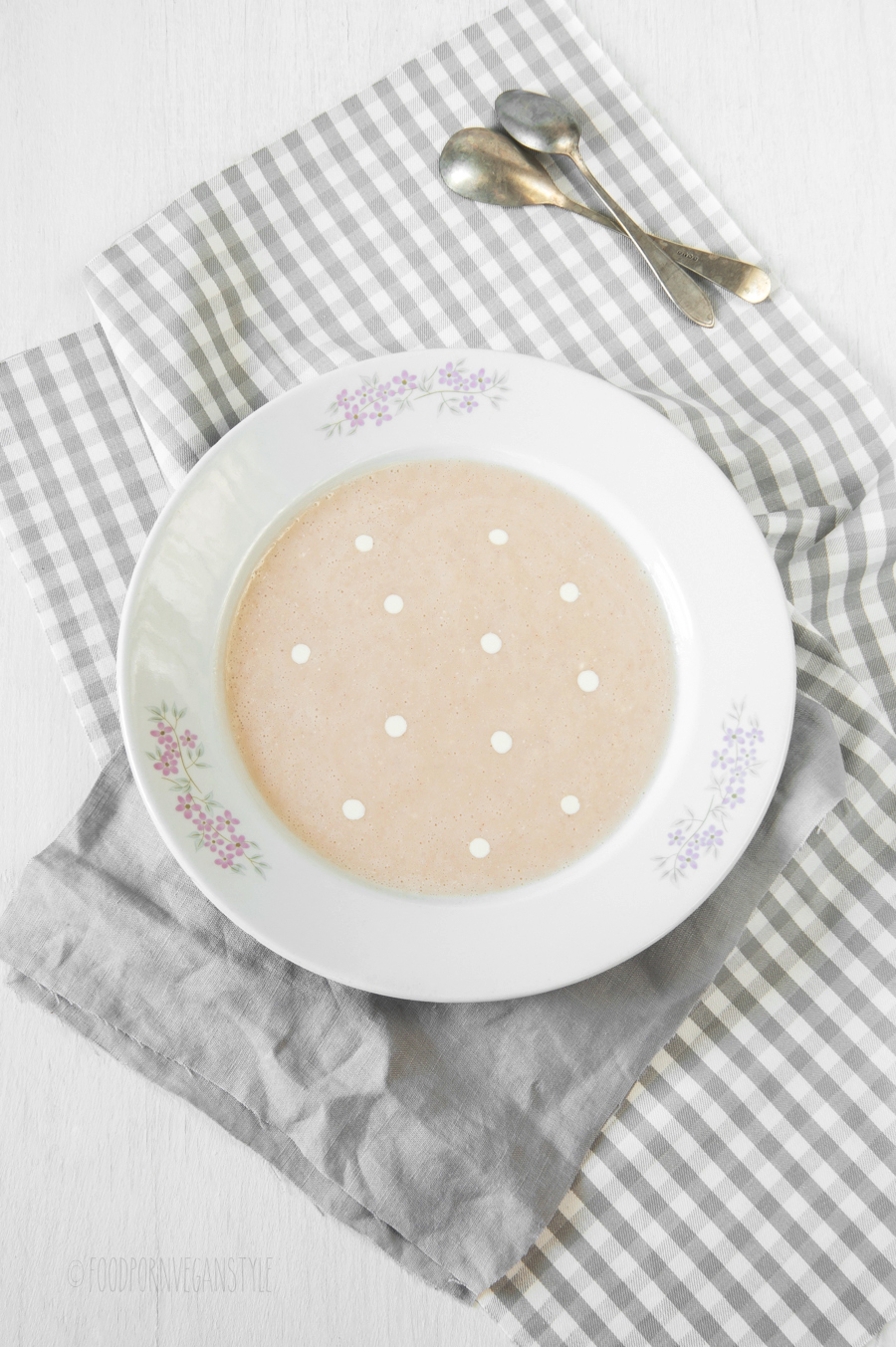 Sweet & creamy chilled rhubarb soup